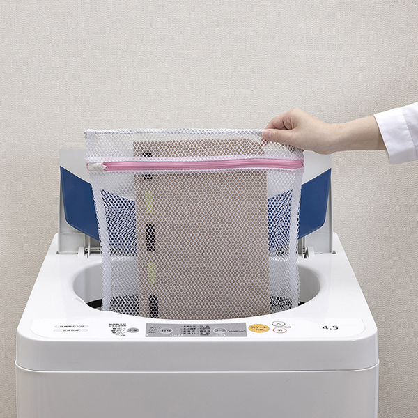 おくだけ吸着蓄光階段マット ライン | 株式会社サンコー