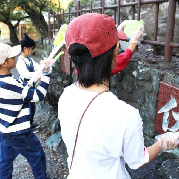 リアル掃除×マインクラフトで、和歌山城の魅力と歴史を再発見